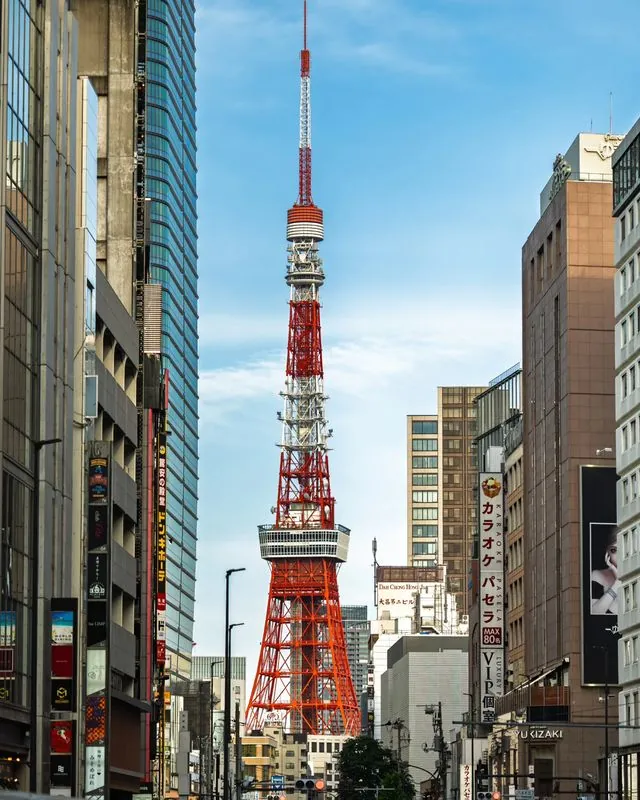 tokyo tower as seen from roppongi prefectural route 319
