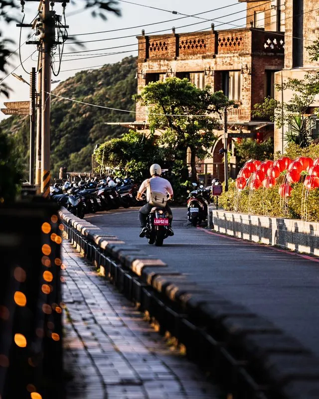how it feels to ride off into the sunset of an ocean-adjacent quiet cliffside old-town